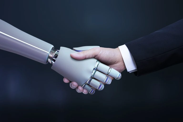 İş ve robot eli yapay zeka el sıkışması — Swonie AI Danışmanlığı