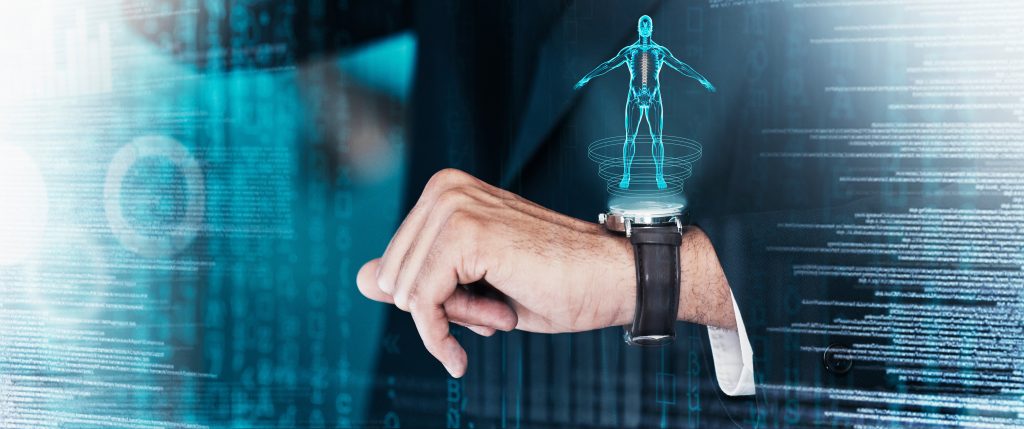Dijital inovasyon iş insanı hologram izliyor — Swonie Dijital Dönüşüm